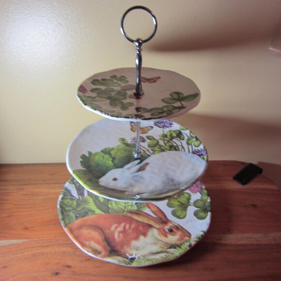 3 tier michel design works garden bunny melamine tray (W5140) - Picture 1 of 15